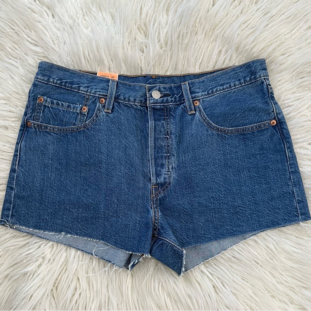 Levi’s 501 cotton cut off button fly denim jean shorts size 31